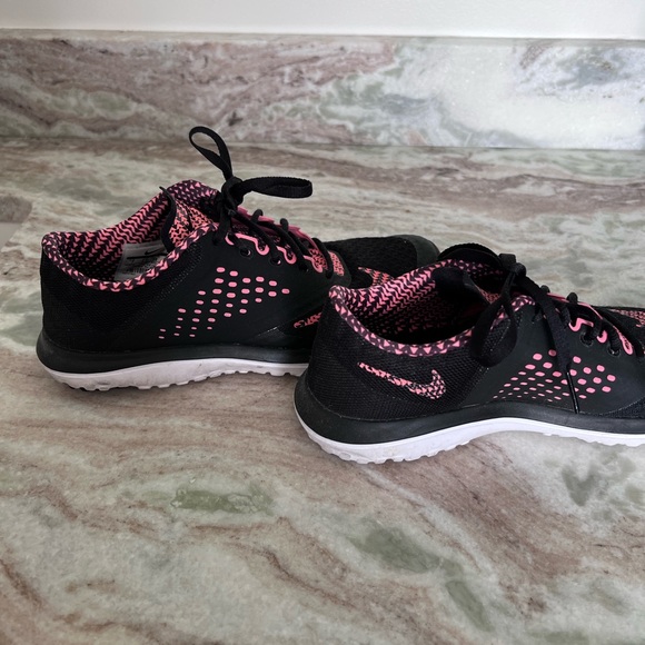 Nike Sneakers - Picture 4 of 5